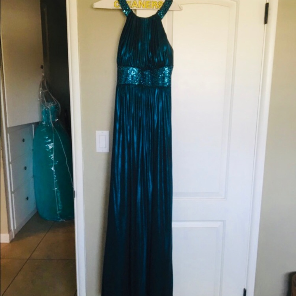SOLD ❌Stunning CALVIN KLEIN  special occasion dress!!